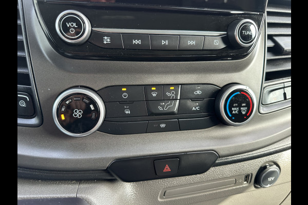Ford Transit Custom 2.0 TDCI 130 PK AUTOMAAT / L1H2 / 1e EIG. / TREKHAAK / CAMERA / AIRCO / CRUISE / CARPLAY