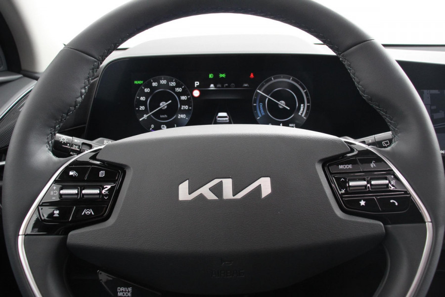 Kia Niro EV DynamicPlusLine 64.8 kWh Navigatie Half Leder Schuif-kantel dak Electrisch bedienbare achterklep DAB Led Camera Extra Getint Glas Lichtmetalen Velgen
