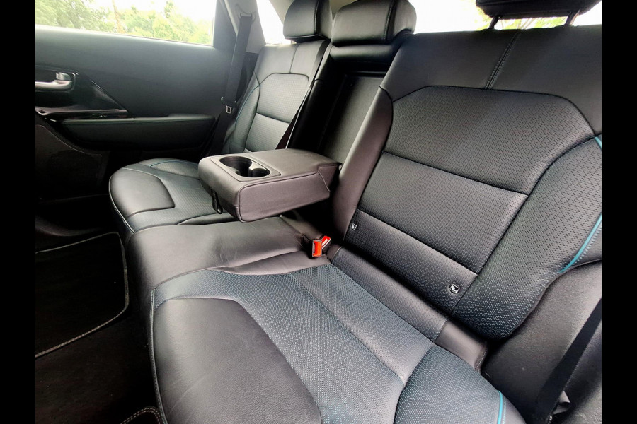 Kia e-Niro DynamicLinePlus 64 kWh | SOH: nnb | Leder | Adaptive CC | Climate | Navi | Stoel-en Stuurverwarming |