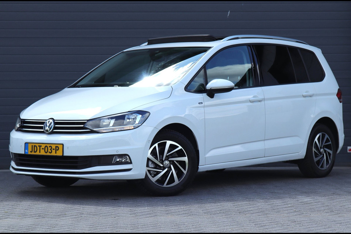 Volkswagen Touran 1.5 TSI 7 persoons / DSG automaat / Pano / Carplay