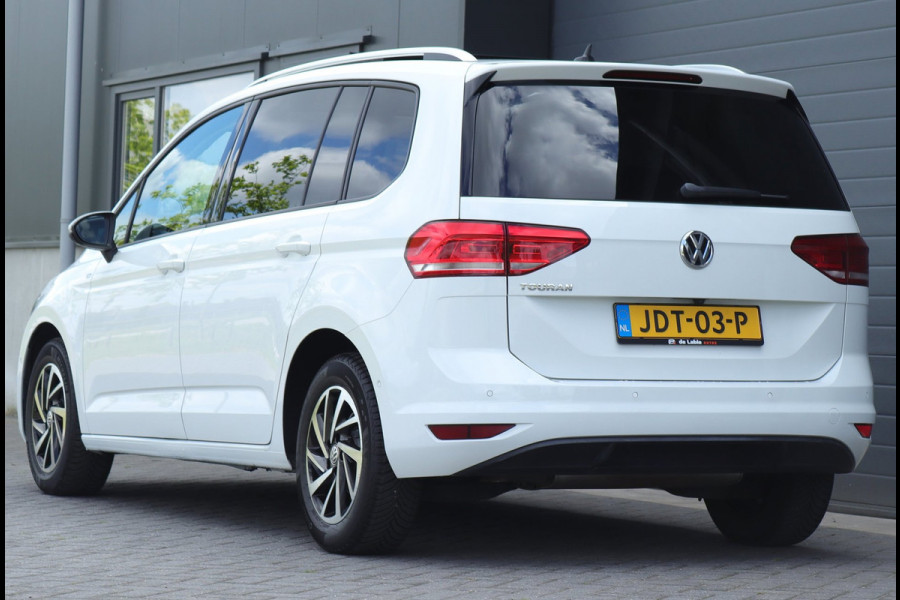 Volkswagen Touran 1.5 TSI 7 persoons / DSG automaat / Pano / Carplay
