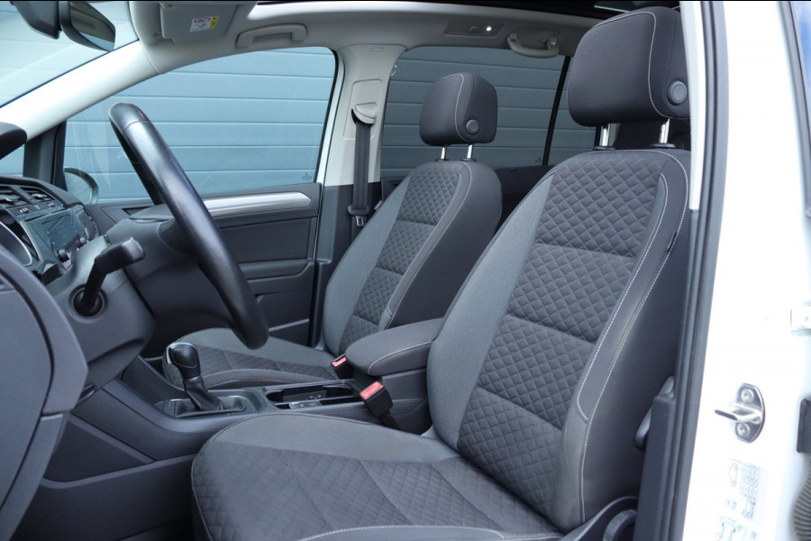 Volkswagen Touran 1.5 TSI 7 persoons / DSG automaat / Pano / Carplay