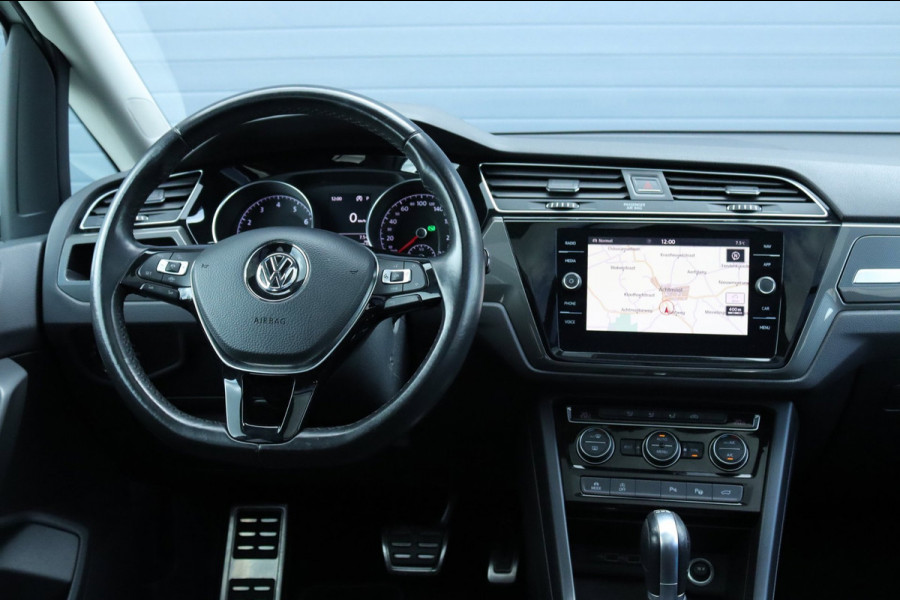 Volkswagen Touran 1.5 TSI 7 persoons / DSG automaat / Pano / Carplay