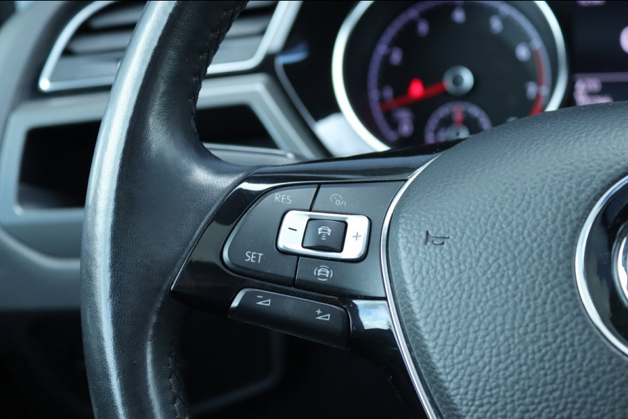 Volkswagen Touran 1.5 TSI 7 persoons / DSG automaat / Pano / Carplay
