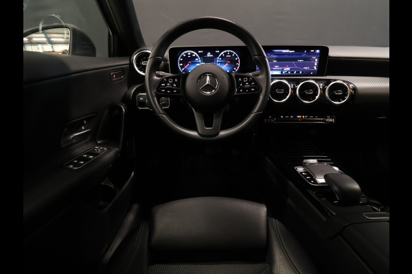 Mercedes-Benz A-Klasse 200 Business Solution [APPLE CARPLAY, ANDROID, STOELVERWARMING, CAMERA, PDC 360, DIGITAL DASH, CRUISE CONTROL, CLIMATE CONTROL, NIEUWSTAAT]