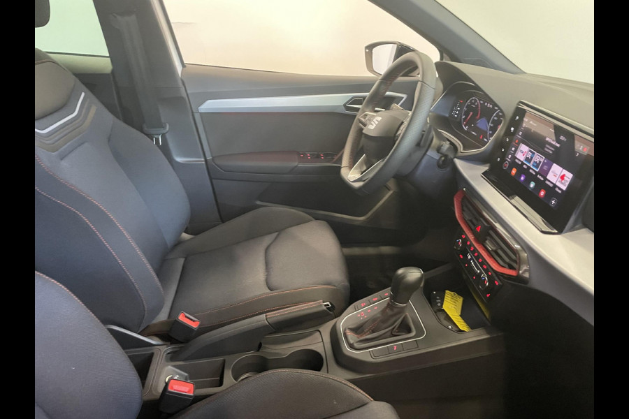 Seat Ibiza 1.0 110pk TSI DSG FR | DEMO ! | Climate control Cruise control LED Voorstoelen verwarmd Parkeersensoren Navigatie Apple Carplay/ Android Auto