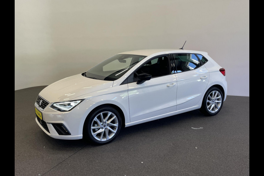 Seat Ibiza 1.0 110pk TSI DSG FR | DEMO ! | Climate control Cruise control LED Voorstoelen verwarmd Parkeersensoren Navigatie Apple Carplay/ Android Auto