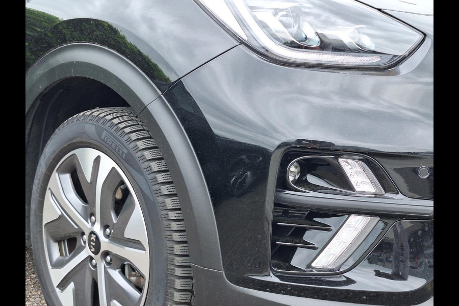 Kia e-Niro ExecutiveLine 64 kWh | SOH: nnb | Leder | 3 Fase | Warmtepomp | Blindspot | Adaptive Cc | Camera |