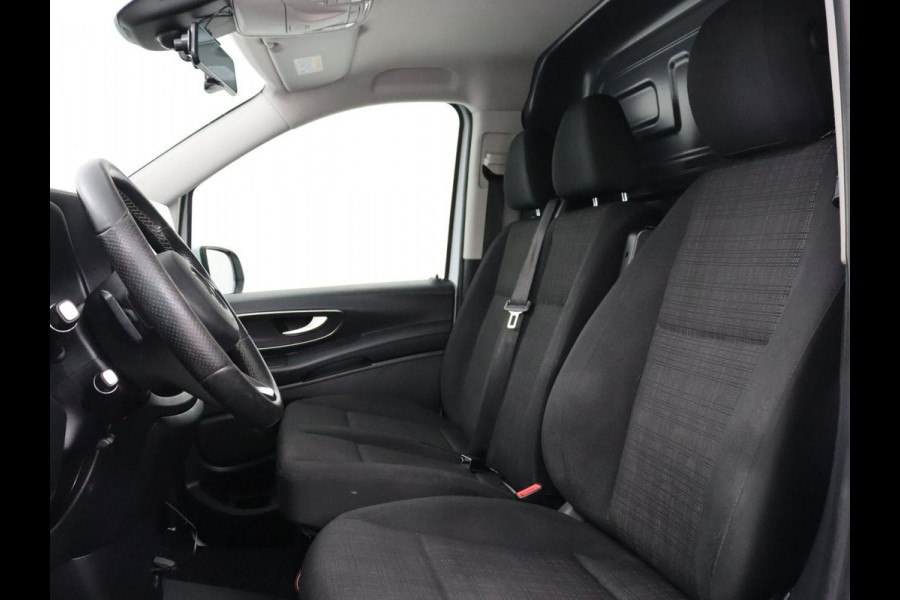 Mercedes-Benz Vito 114 CDI Extra Lang | Oprijplaat | Trekhaak | Camera | Stoelverwarming | 19'' | Cruise control | Bluetooth | Airco | 3-Persoons