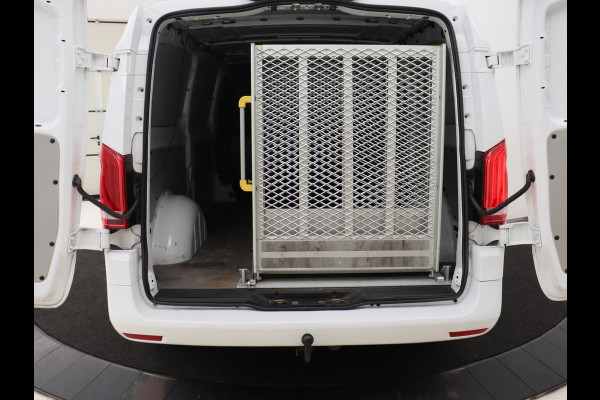 Mercedes-Benz Vito 114 CDI Extra Lang | Oprijplaat | Trekhaak | Camera | Stoelverwarming | 19'' | Cruise control | Bluetooth | Airco | 3-Persoons