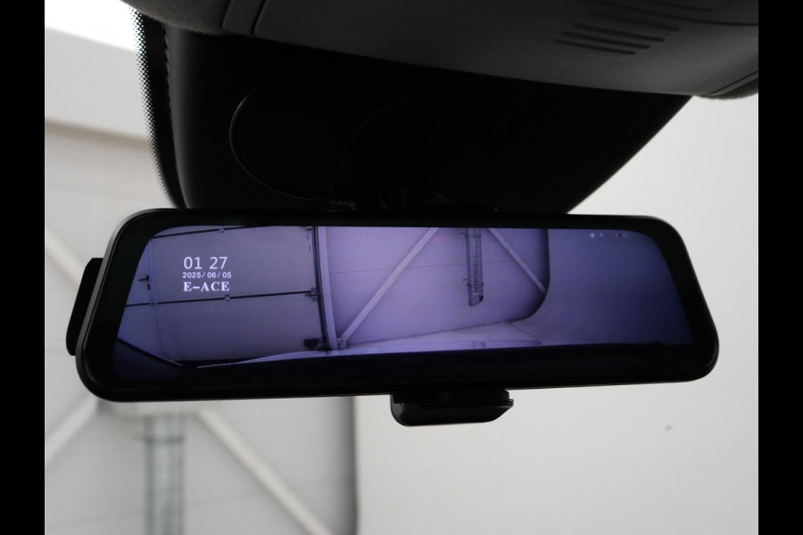 Mercedes-Benz Vito 114 CDI Extra Lang | Oprijplaat | Trekhaak | Camera | Stoelverwarming | 19'' | Cruise control | Bluetooth | Airco | 3-Persoons