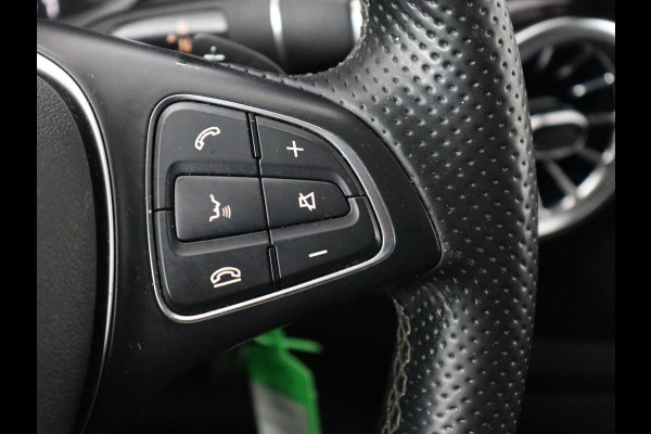 Mercedes-Benz Vito 114 CDI Extra Lang | Oprijplaat | Trekhaak | Camera | Stoelverwarming | 19'' | Cruise control | Bluetooth | Airco | 3-Persoons