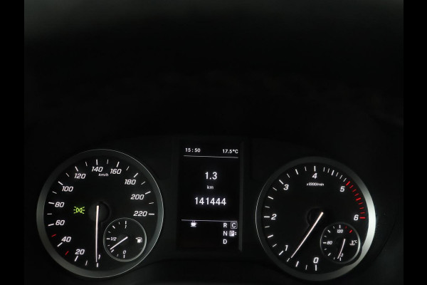 Mercedes-Benz Vito 114 CDI Extra Lang | Oprijplaat | Trekhaak | Camera | Stoelverwarming | 19'' | Cruise control | Bluetooth | Airco | 3-Persoons