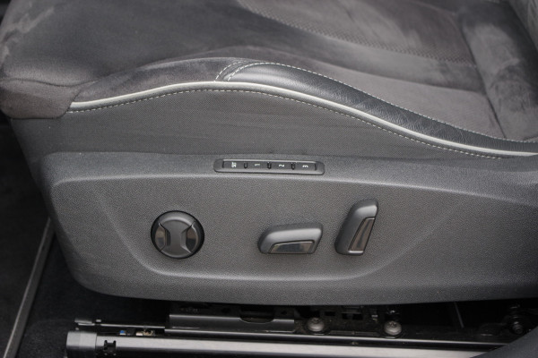 Škoda ENYAQ iV 60 Sportline 180 PK, 90% SOH, Panoramadak, Adap. Cruise Control, Stoelverwarming, Camera