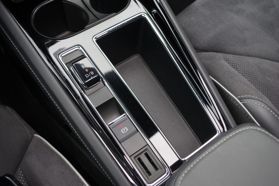 Škoda ENYAQ iV 60 Sportline 180 PK, 90% SOH, Panoramadak, Adap. Cruise Control, Stoelverwarming, Camera