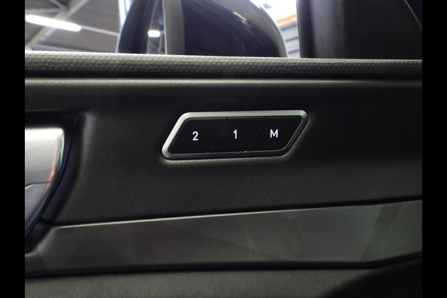Lynk & Co 01 1.5 PHEV BlackEdition NAVI/360CAM/SCHUIFDAK/LED/20"LMV!