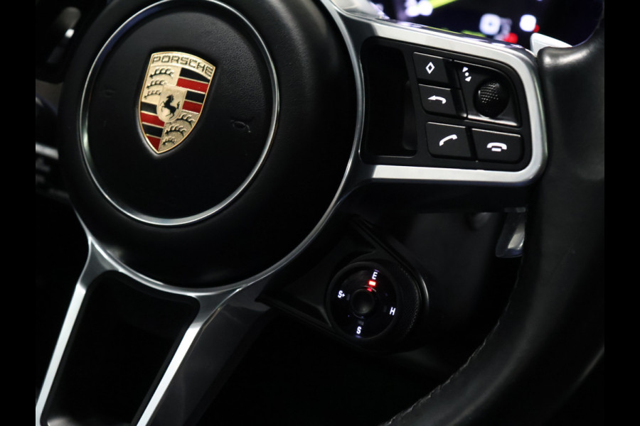 Porsche Cayenne 3.0 E-Hybrid TechArt [SCHUIFKANTELDAK, LUCHTVERING, SPORT CHRONO, APPLE CARPLAY, MEMORY SEATS, BOSE SOUND, KLEPPENSYSTEEM, SPORT DESIGN, PDLS+, STOELVERWARMING, CAMERA, CRUISE, CLIMATE, NIEUWSTAAT]