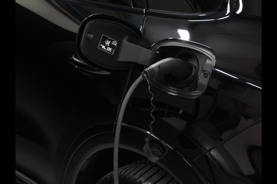 Porsche Cayenne 3.0 E-Hybrid TechArt [SCHUIFKANTELDAK, LUCHTVERING, SPORT CHRONO, APPLE CARPLAY, MEMORY SEATS, BOSE SOUND, KLEPPENSYSTEEM, SPORT DESIGN, PDLS+, STOELVERWARMING, CAMERA, CRUISE, CLIMATE, NIEUWSTAAT]