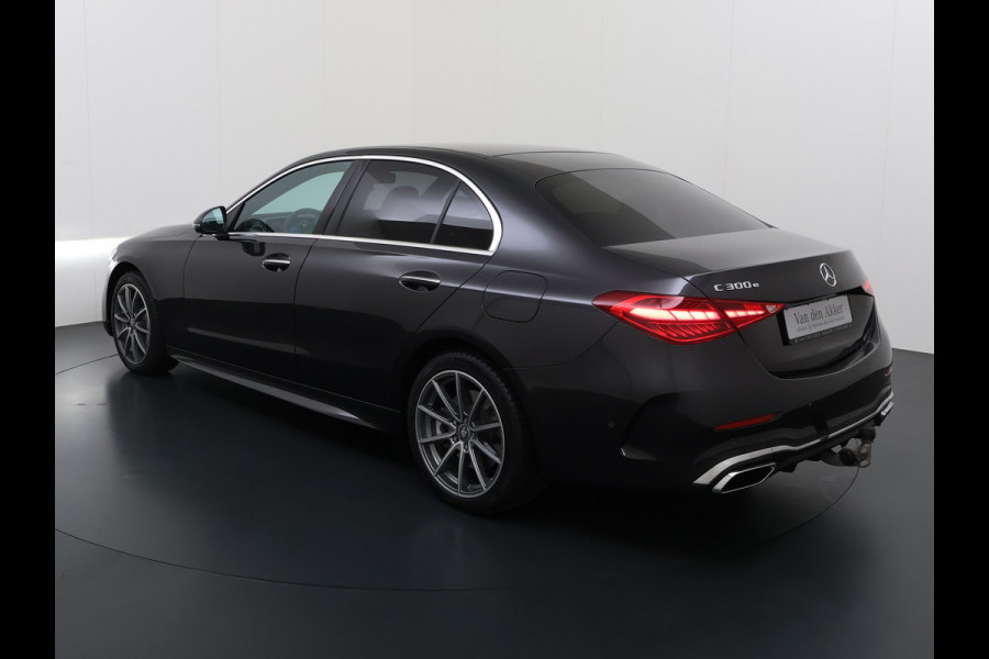 Mercedes-Benz C-Klasse 300e AMG // Trekhaak // Memory // 360 Camera // Keyless // Digital Light // Privacy Glass // Carplay