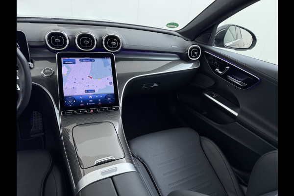Mercedes-Benz C-Klasse 300e AMG // Trekhaak // Memory // 360 Camera // Keyless // Digital Light // Privacy Glass // Carplay