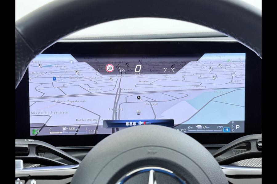 Mercedes-Benz C-Klasse 300e AMG // Trekhaak // Memory // 360 Camera // Keyless // Digital Light // Privacy Glass // Carplay