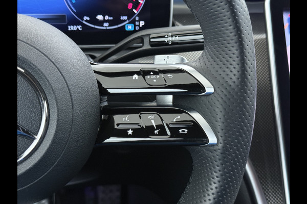 Mercedes-Benz C-Klasse 300e AMG // Trekhaak // Memory // 360 Camera // Keyless // Digital Light // Privacy Glass // Carplay
