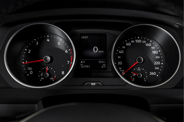 Volkswagen Tiguan 1.5 TSI ACT 150 PK Comfortline Business | Adapt. Cruise | PDC | Camera | NAV + App. Connect | ECC | Trekhaak | LM 17" |