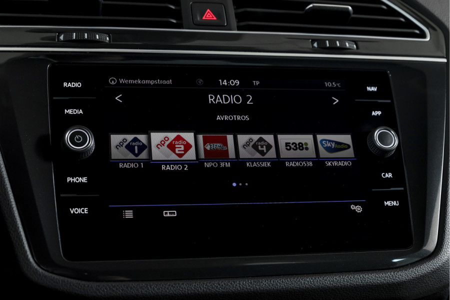 Volkswagen Tiguan 1.5 TSI ACT 150 PK Comfortline Business | Adapt. Cruise | PDC | Camera | NAV + App. Connect | ECC | Trekhaak | LM 17" |