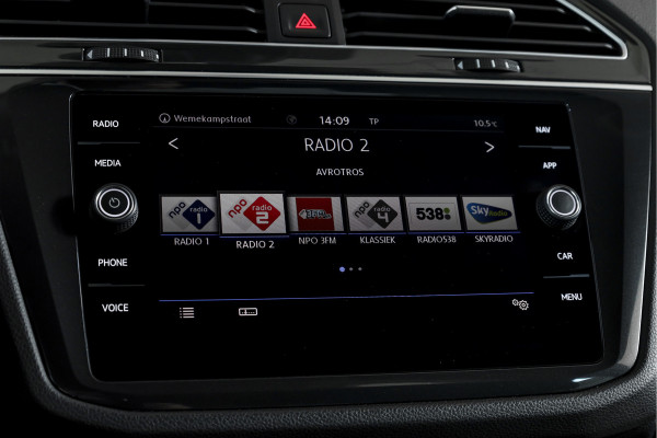 Volkswagen Tiguan 1.5 TSI ACT 150 PK Comfortline Business | Adapt. Cruise | PDC | Camera | NAV + App. Connect | ECC | Trekhaak | LM 17" |