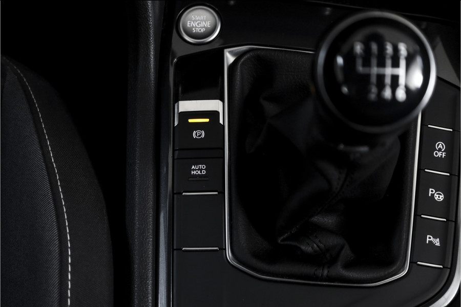 Volkswagen Tiguan 1.5 TSI ACT 150 PK Comfortline Business | Adapt. Cruise | PDC | Camera | NAV + App. Connect | ECC | Trekhaak | LM 17" |
