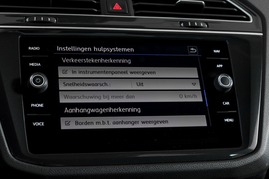 Volkswagen Tiguan 1.5 TSI ACT 150 PK Comfortline Business | Adapt. Cruise | PDC | Camera | NAV + App. Connect | ECC | Trekhaak | LM 17" |