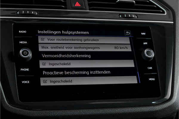 Volkswagen Tiguan 1.5 TSI ACT 150 PK Comfortline Business | Adapt. Cruise | PDC | Camera | NAV + App. Connect | ECC | Trekhaak | LM 17" |