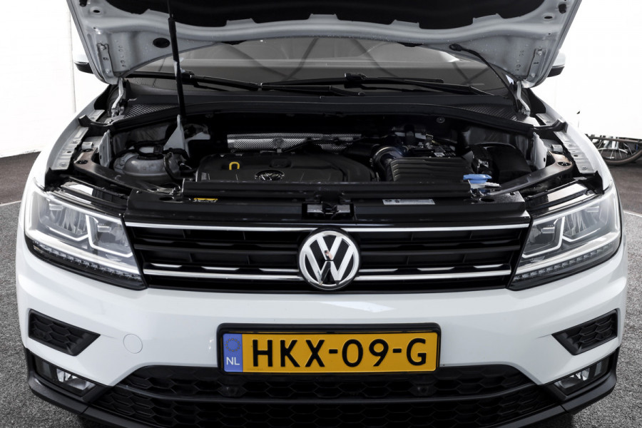 Volkswagen Tiguan 1.5 TSI ACT 150 PK Comfortline Business | Adapt. Cruise | PDC | Camera | NAV + App. Connect | ECC | Trekhaak | LM 17" |