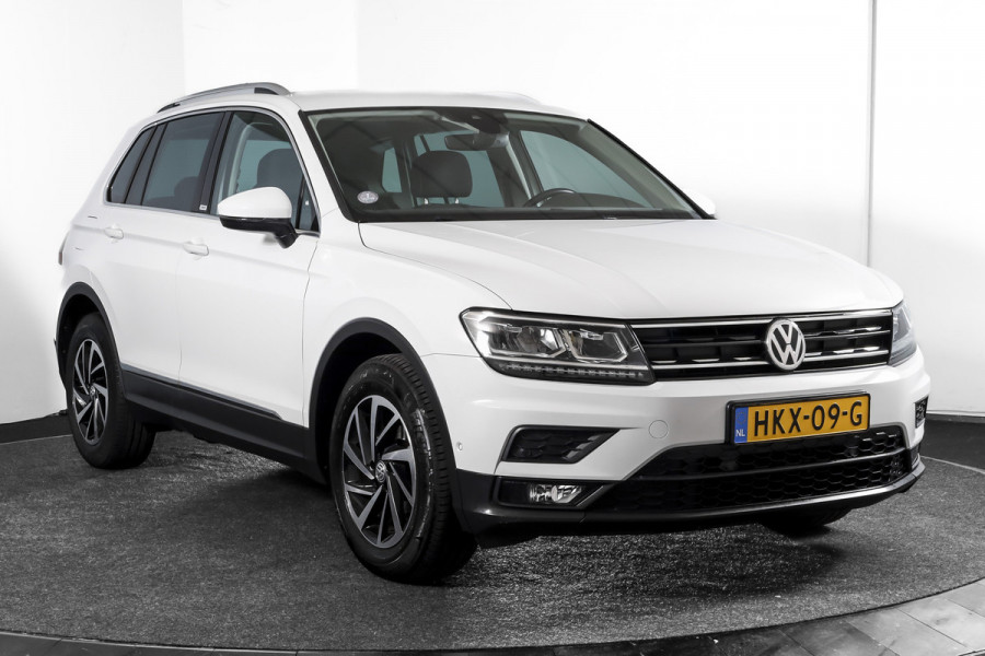 Volkswagen Tiguan 1.5 TSI ACT 150 PK Comfortline Business | Adapt. Cruise | PDC | Camera | NAV + App. Connect | ECC | Trekhaak | LM 17" |