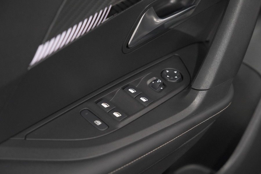 Peugeot 2008 PureTech 100 Allure | Apple Carplay | Parkeersensoren | Climate Control | Cruise Control