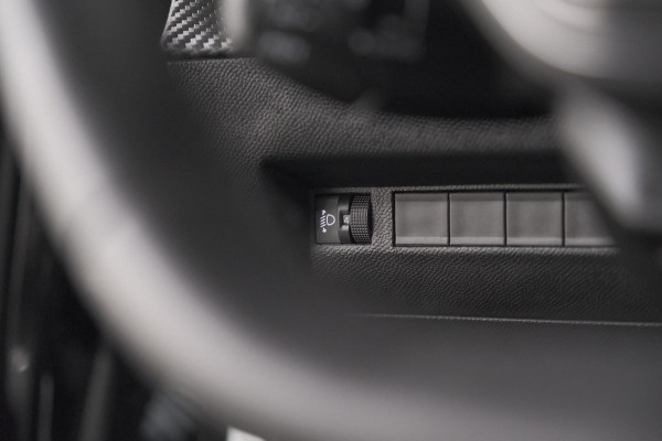 Peugeot 2008 PureTech 100 Allure | Apple Carplay | Parkeersensoren | Climate Control | Cruise Control