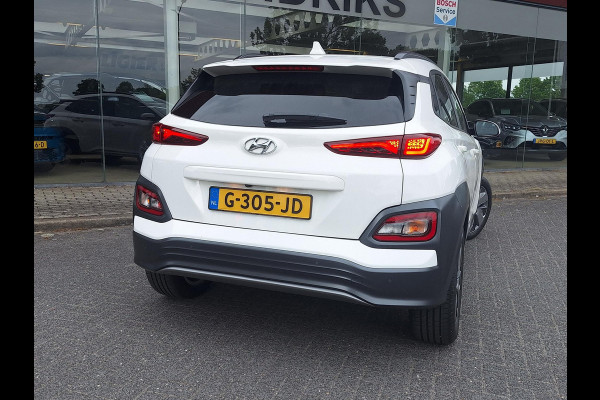 Hyundai Kona EV Premium 64 kWh | SOH: nnb | Warmtepomp | Lage km-stand | Leder | HUD | Blindspot | Full LED |