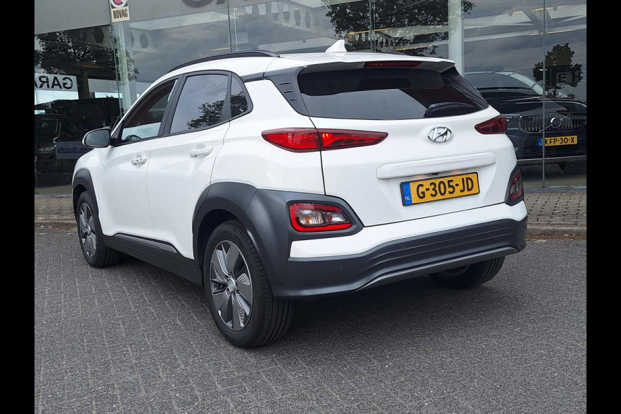 Hyundai Kona EV Premium 64 kWh | SOH: nnb | Warmtepomp | Lage km-stand | Leder | HUD | Blindspot | Full LED |