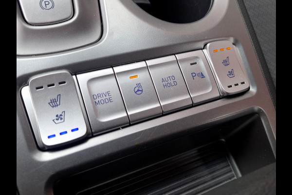 Hyundai Kona EV Premium 64 kWh | SOH: nnb | Warmtepomp | Lage km-stand | Leder | HUD | Blindspot | Full LED |