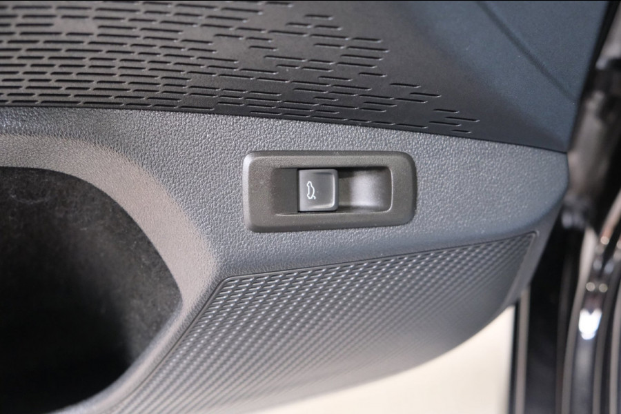 Škoda Octavia Combi 1.0 e-TSI Business Edition Automaat - N.A.P. Airco, Cruise, Navi, PDC, Carplay, Trekhaak.