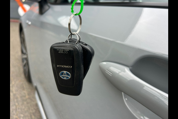 Toyota Corolla Touring Sports 1.8 Hybrid Business Plus 100% Dealer Onderhouden Rijklaarprijs!