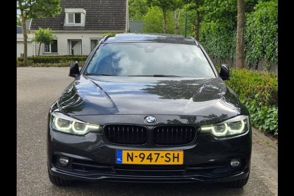 BMW 3 Serie Touring F31 Elk. Trekhaak Panorama Apple CarPlay Navi GR NAP Rijklaar ZGAN Runflat 18inch
