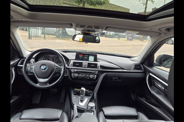 BMW 3 Serie Touring F31 Elk. Trekhaak Panorama Apple CarPlay Navi GR NAP Rijklaar ZGAN Runflat 18inch