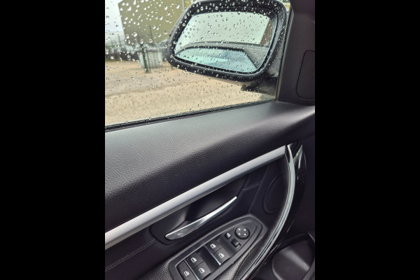 BMW 3 Serie Touring F31 Elk. Trekhaak Panorama Apple CarPlay Navi GR NAP Rijklaar ZGAN Runflat 18inch