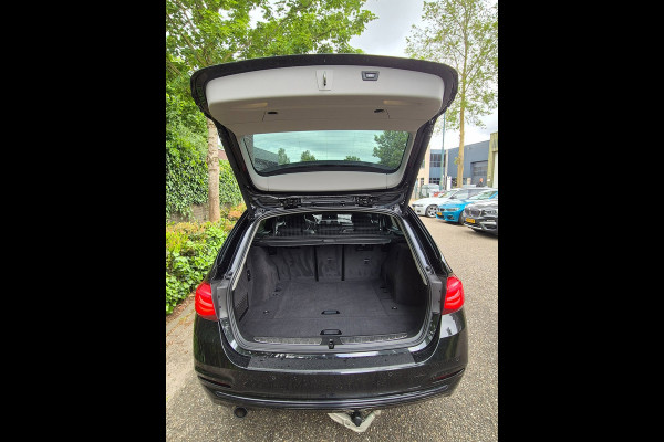 BMW 3 Serie Touring F31 Elk. Trekhaak Panorama Apple CarPlay Navi GR NAP Rijklaar ZGAN Runflat 18inch