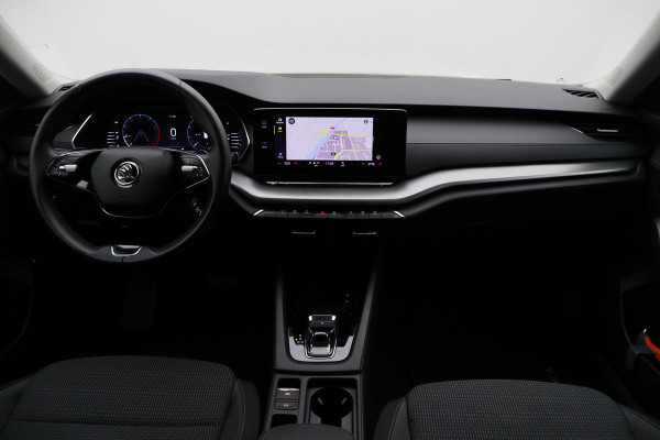 Škoda Octavia Combi 1.5 e-TSI Business Edition Virtual Cockpit, Apple Carplay, Cruise, LED, Climate, Trekhaak, 17''