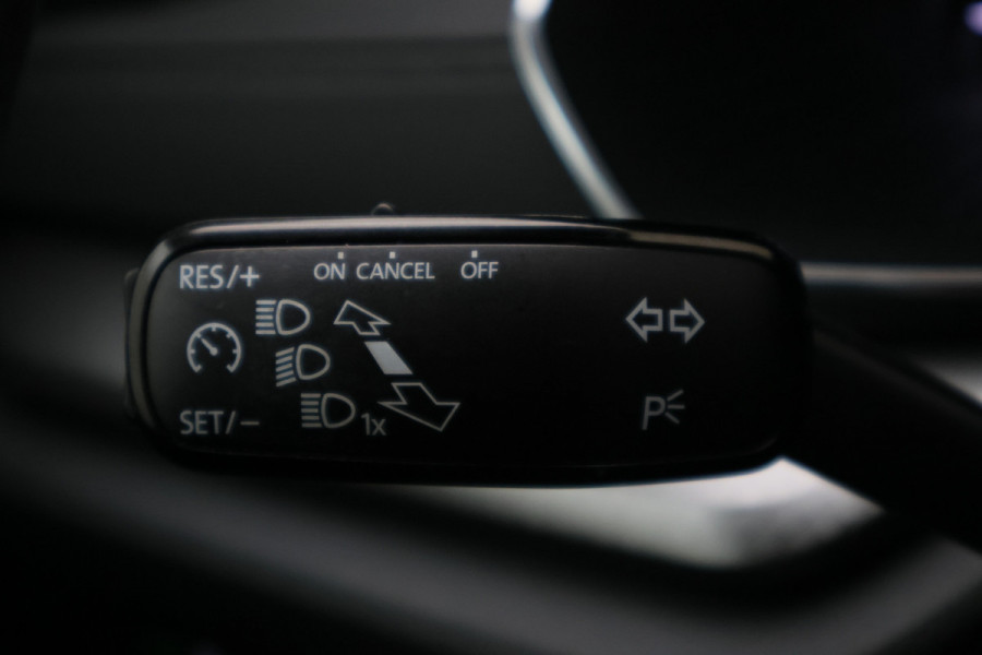 Škoda Octavia Combi 1.5 e-TSI Business Edition Virtual Cockpit, Apple Carplay, Cruise, LED, Climate, Trekhaak, 17''
