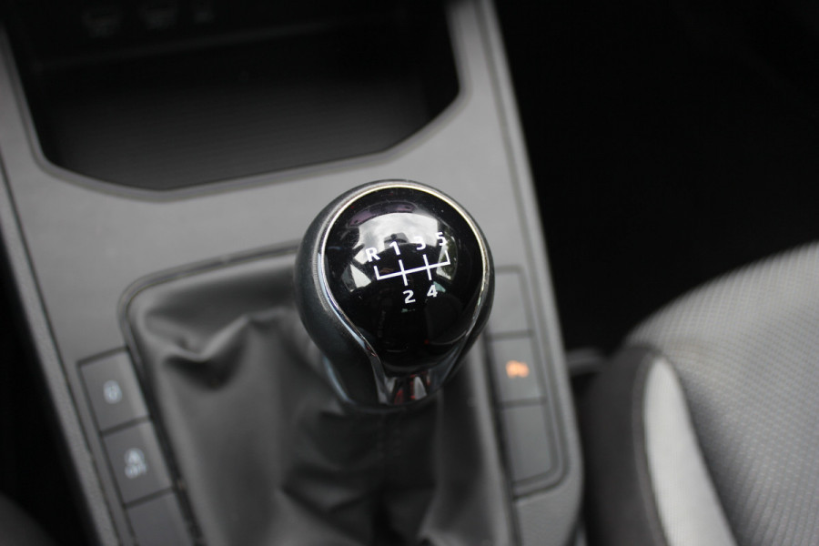 Seat Ibiza 1.0 TSI Style Business Intense / Camera / CarPlay / Navigatie / 15'' / Getint glas / Cruise Control