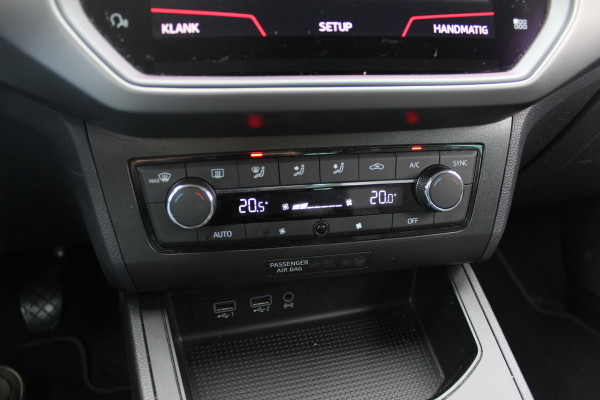 Seat Ibiza 1.0 TSI Style Business Intense / Camera / CarPlay / Navigatie / 15'' / Getint glas / Cruise Control