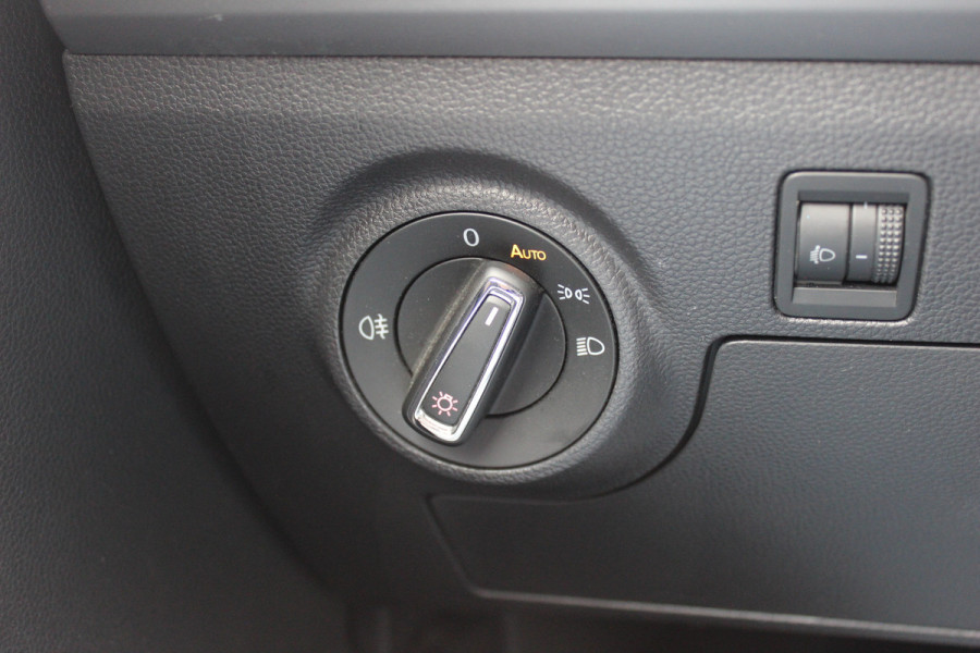 Seat Ibiza 1.0 TSI Style Business Intense / Camera / CarPlay / Navigatie / 15'' / Getint glas / Cruise Control